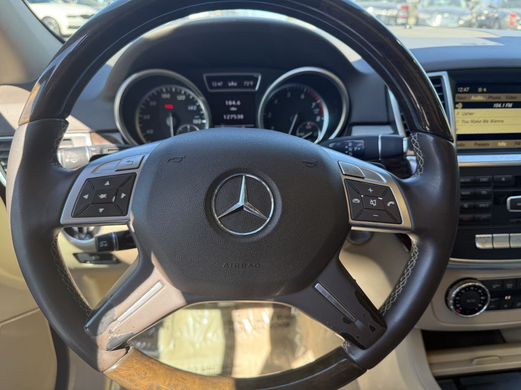 Mercedes-Benz M-Class 4MATIC 4dr ML 350 2012 Mercedes-Benz M-Class 4MATIC 4dr ML 350 2012