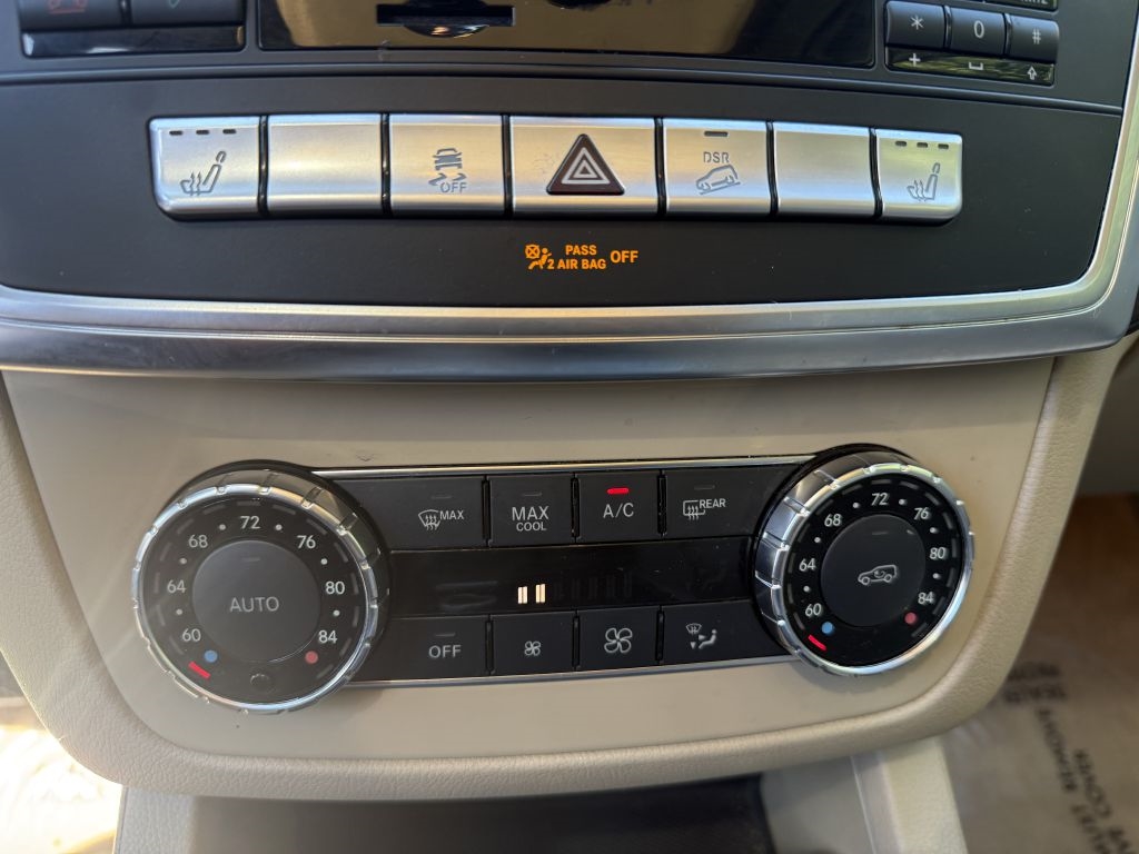 Mercedes-Benz M-Class 4MATIC 4dr ML 350 2012 Mercedes-Benz M-Class 4MATIC 4dr ML 350 2012