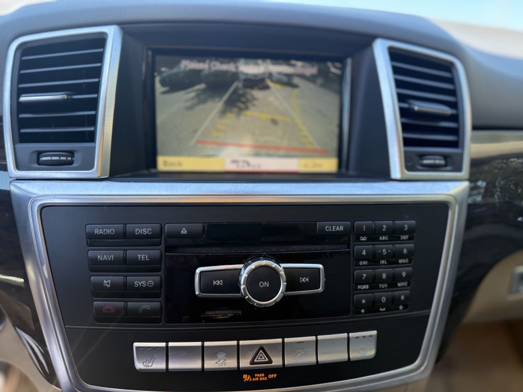 Mercedes-Benz M-Class 4MATIC 4dr ML 350 2012 Mercedes-Benz M-Class 4MATIC 4dr ML 350 2012