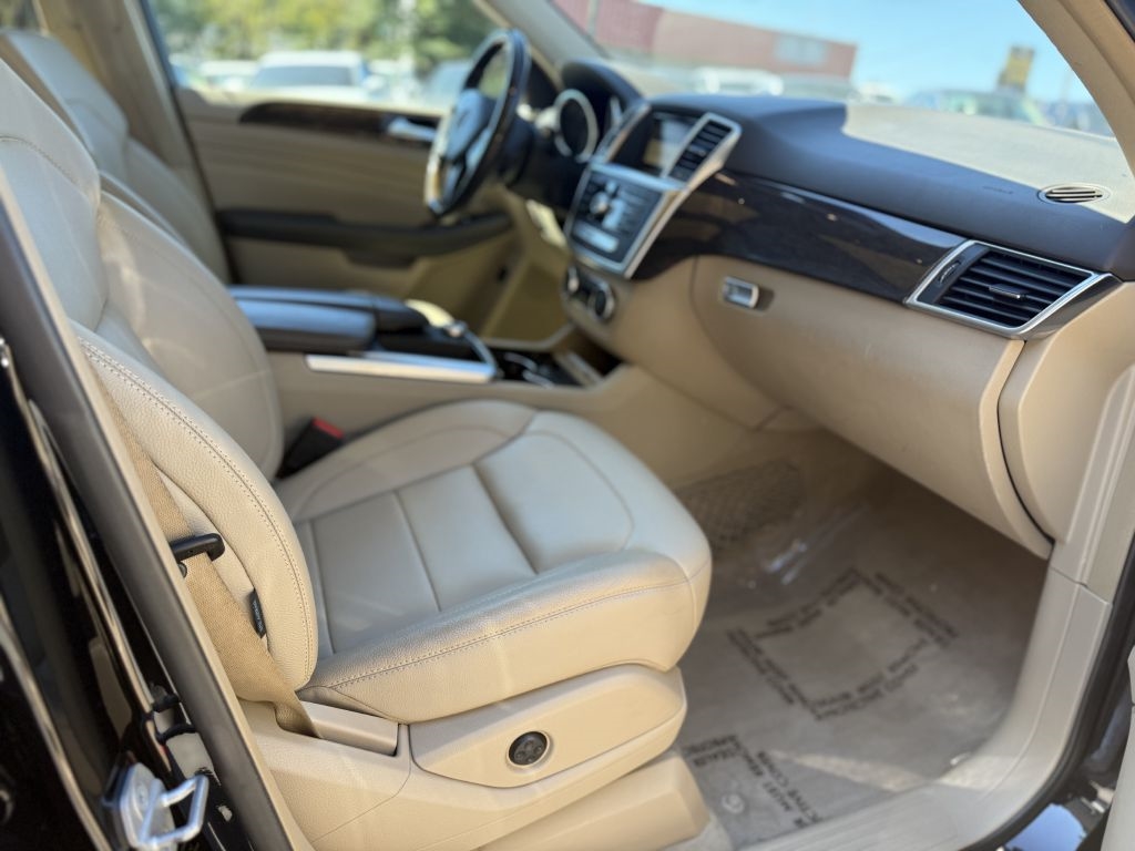 Mercedes-Benz M-Class 4MATIC 4dr ML 350 2012 Mercedes-Benz M-Class 4MATIC 4dr ML 350 2012