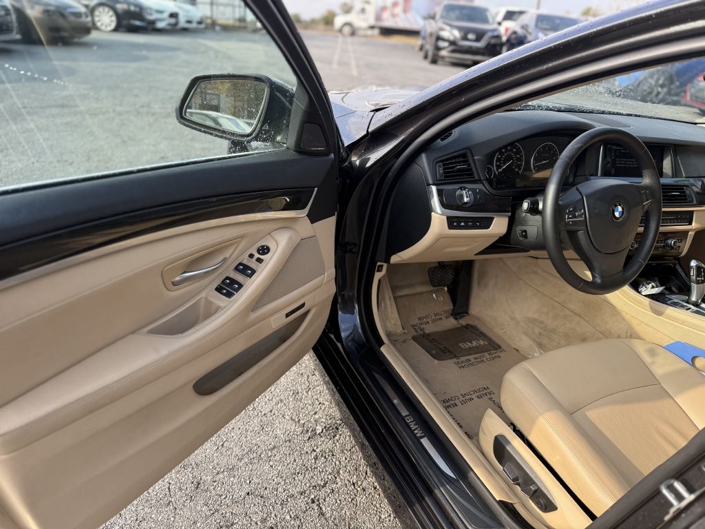 BMW 5 Series 4dr Sdn 535i RWD 2014