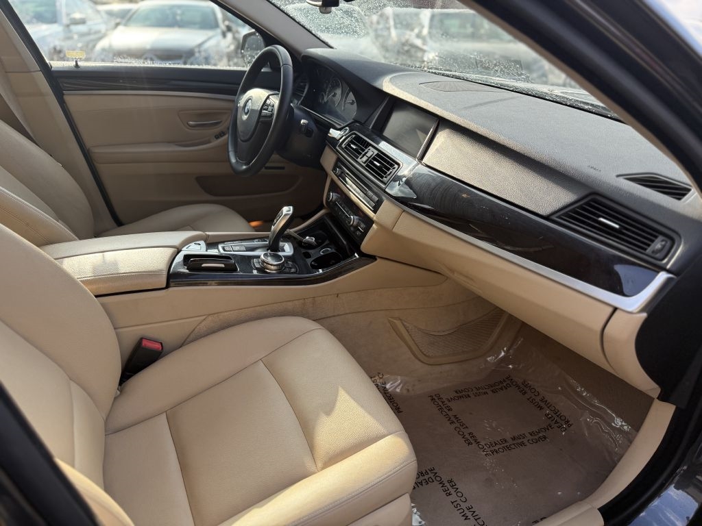 BMW 5 Series 4dr Sdn 535i RWD 2014