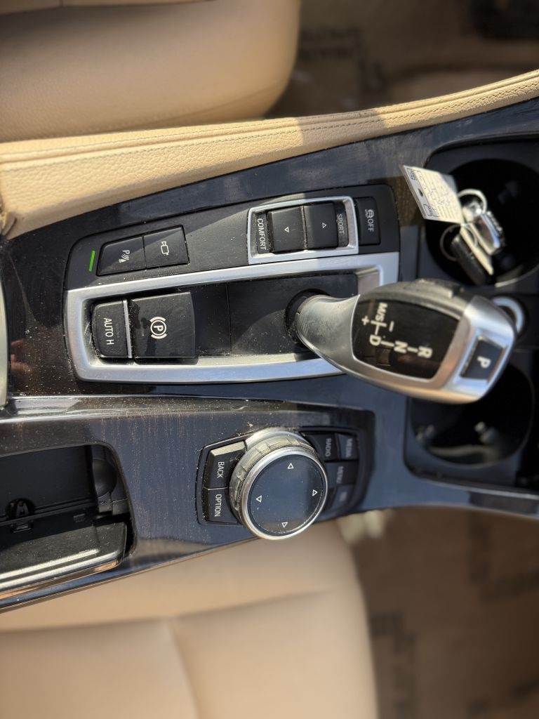 BMW 5 Series 4dr Sdn 535i RWD 2014