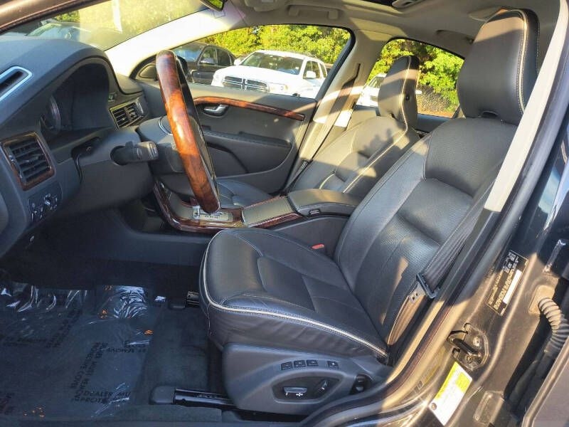 Volvo S80 4dr Sdn V8 AWD 2010 Volvo S80 4dr Sdn V8 AWD 2010