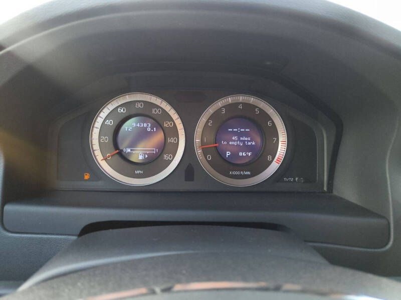 Volvo S80 4dr Sdn V8 AWD 2010 Volvo S80 4dr Sdn V8 AWD 2010