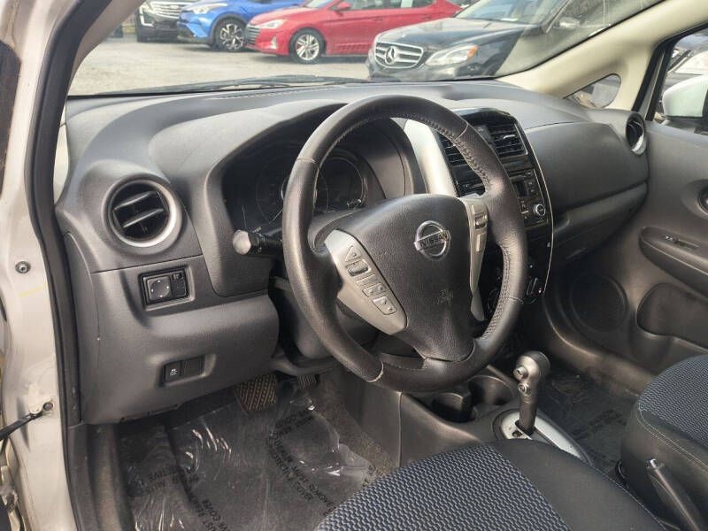 Nissan Versa Note 5dr HB CVT 1.6 SV 2015