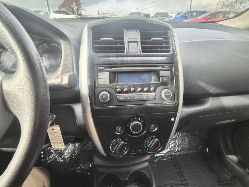 Nissan Versa Note 5dr HB CVT 1.6 SV 2015