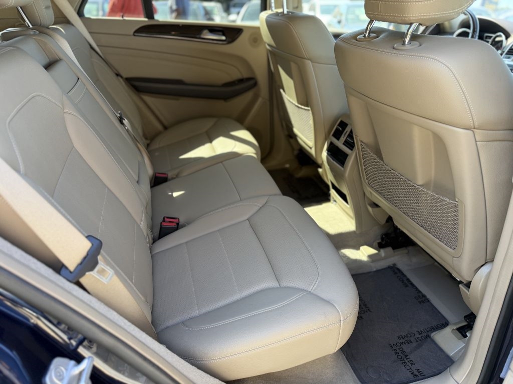 Mercedes-Benz M-Class 4MATIC 4dr ML 350 2015 Mercedes-Benz M-Class 4MATIC 4dr ML 350 2015