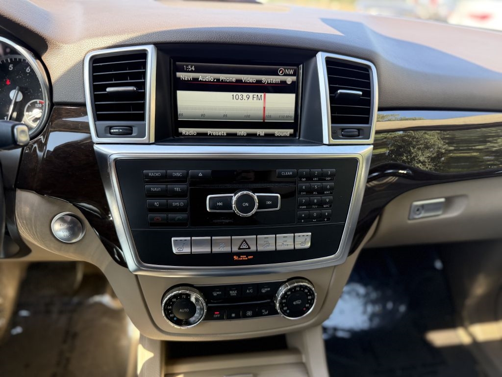 Mercedes-Benz M-Class 4MATIC 4dr ML 350 2015 Mercedes-Benz M-Class 4MATIC 4dr ML 350 2015