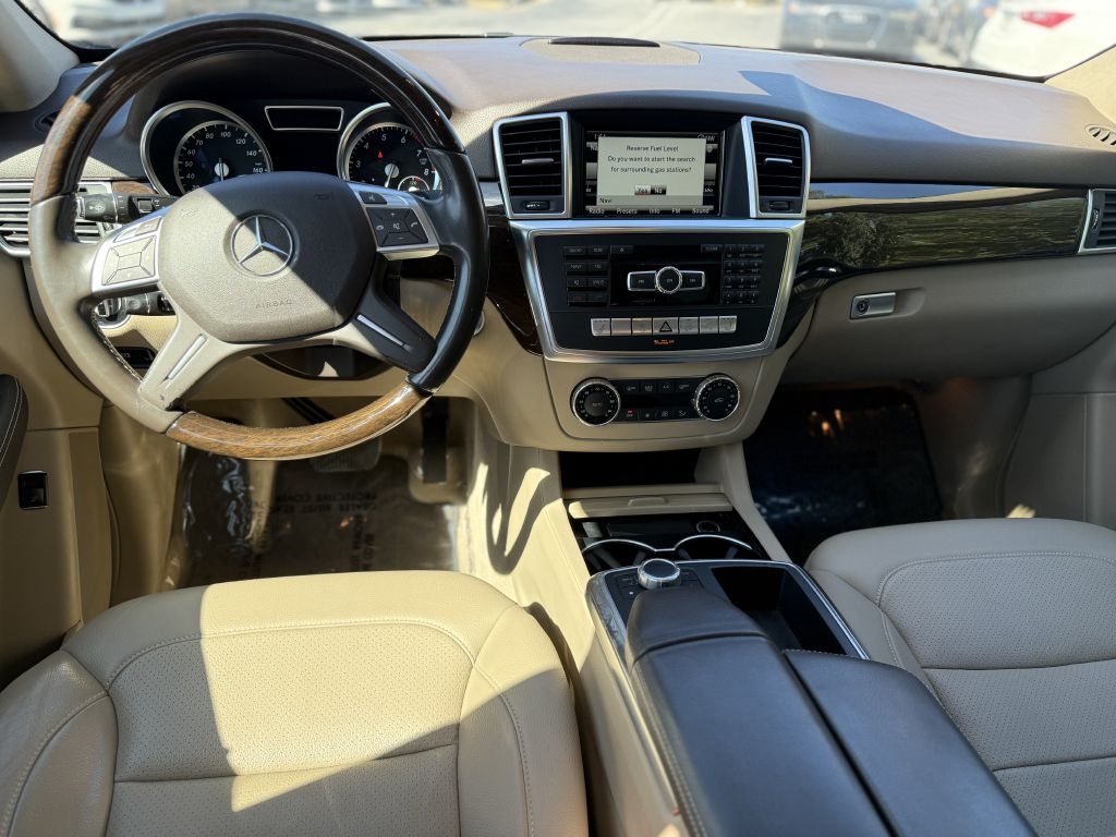 Mercedes-Benz M-Class 4MATIC 4dr ML 350 2015 Mercedes-Benz M-Class 4MATIC 4dr ML 350 2015