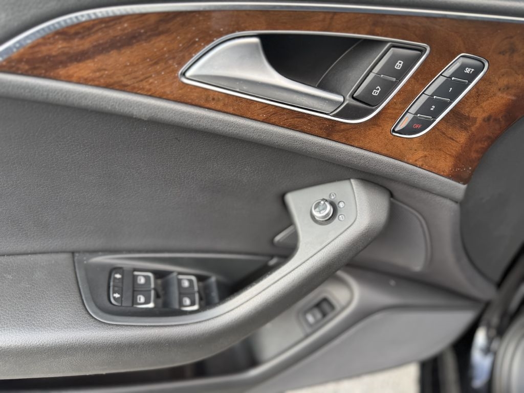 Audi A6 4dr Sdn quattro 2.0T Premium 2015