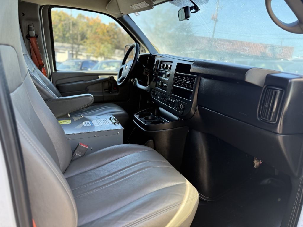 Chevrolet Express Cargo Van RWD 2500 135" 2015