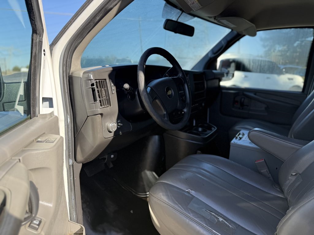 Chevrolet Express Cargo Van RWD 2500 135" 2015