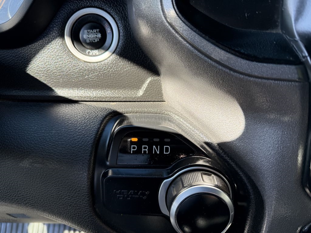 RAM 2500 Tradesman 4x4 Crew Cab 8' Box 2022