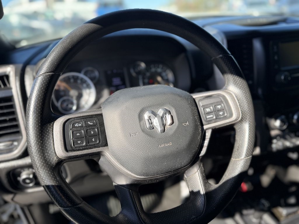 RAM 2500 Tradesman 4x4 Crew Cab 8' Box 2022