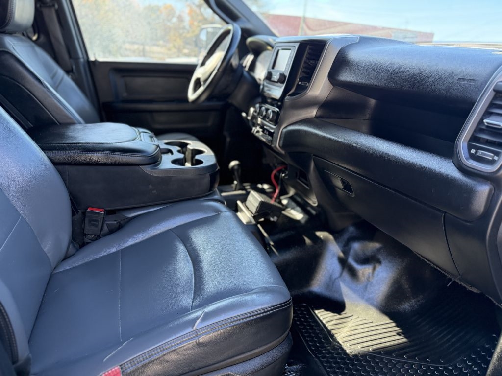 RAM 2500 Tradesman 4x4 Crew Cab 8' Box 2022