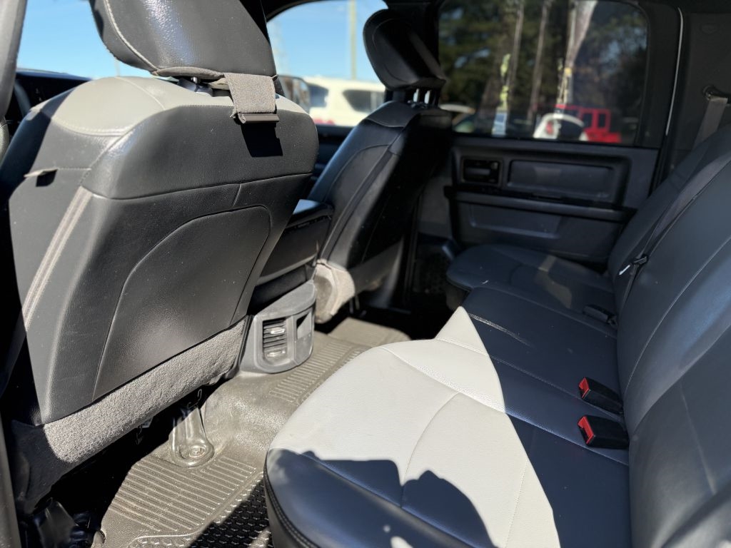 RAM 2500 Tradesman 4x4 Crew Cab 8' Box 2022