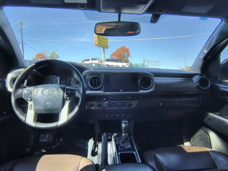 Toyota Tacoma 4WD Double Cab V6 AT Limited (Natl) 2016