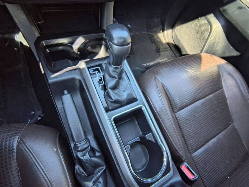 Toyota Tacoma 4WD Double Cab V6 AT Limited (Natl) 2016