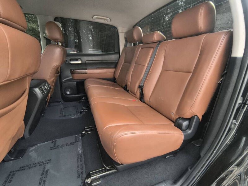 Toyota Tundra 4WD Truck CrewMax 5.7L V8 6-Spd AT LTD (Natl) 2010