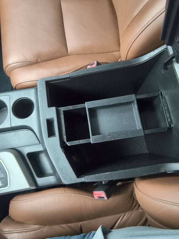 Toyota Tundra 4WD Truck CrewMax 5.7L V8 6-Spd AT LTD (Natl) 2010