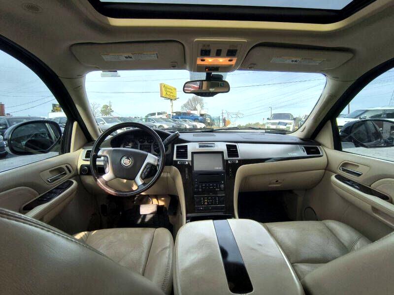 Cadillac Escalade AWD 4dr 2007