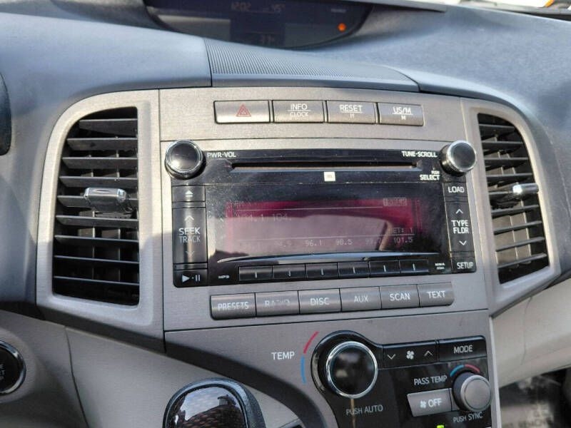 Toyota Venza 4dr Wgn V6 FWD (Natl) 2010