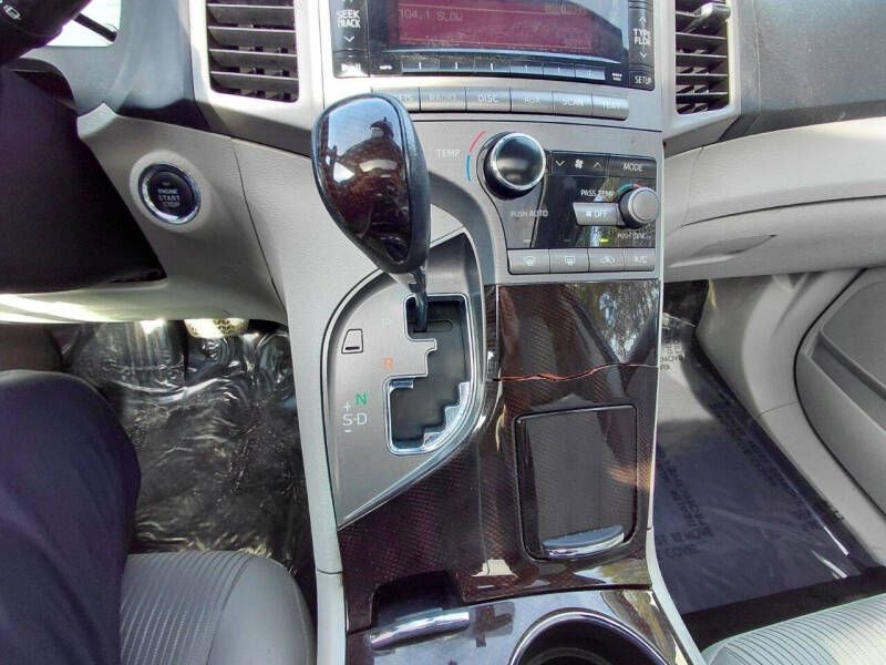 Toyota Venza 4dr Wgn V6 FWD (Natl) 2010