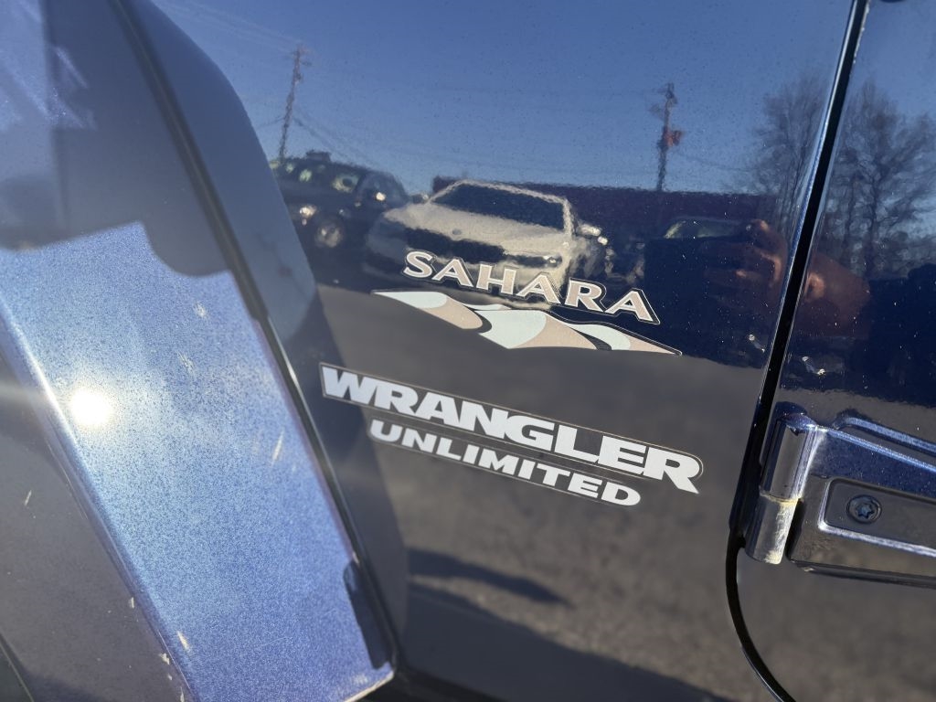 Jeep Wrangler Unlimited 4WD 4dr Sahara 2013