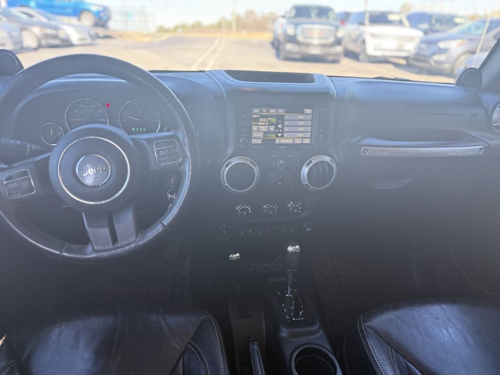 Jeep Wrangler Unlimited 4WD 4dr Sahara 2013