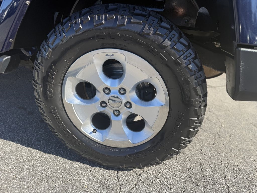 Jeep Wrangler Unlimited 4WD 4dr Sahara 2013