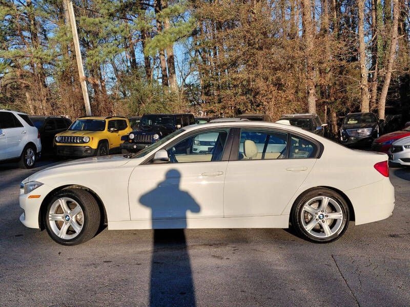 BMW 3 Series 4dr Sdn 328i RWD 2012