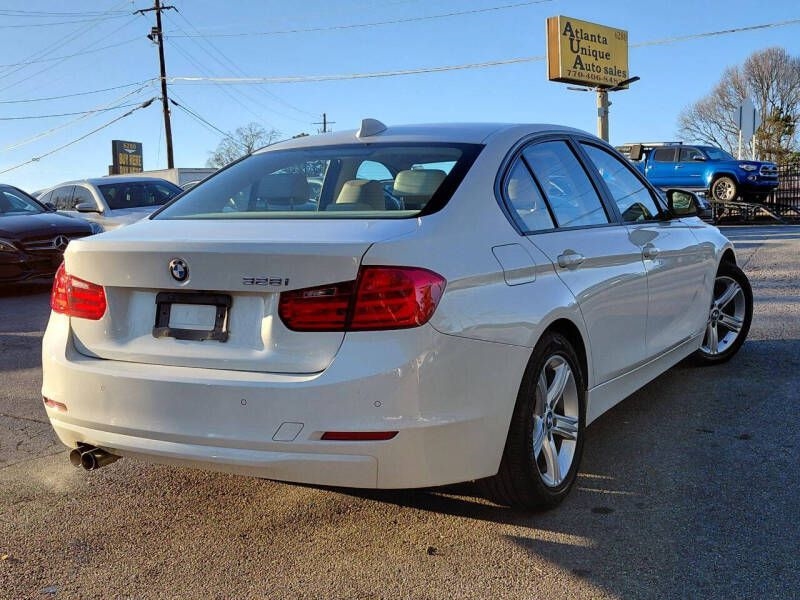 BMW 3 Series 4dr Sdn 328i RWD 2012