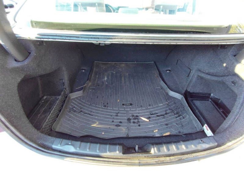 BMW 3 Series 4dr Sdn 328i RWD 2012