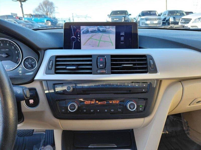 BMW 3 Series 4dr Sdn 328i RWD 2012