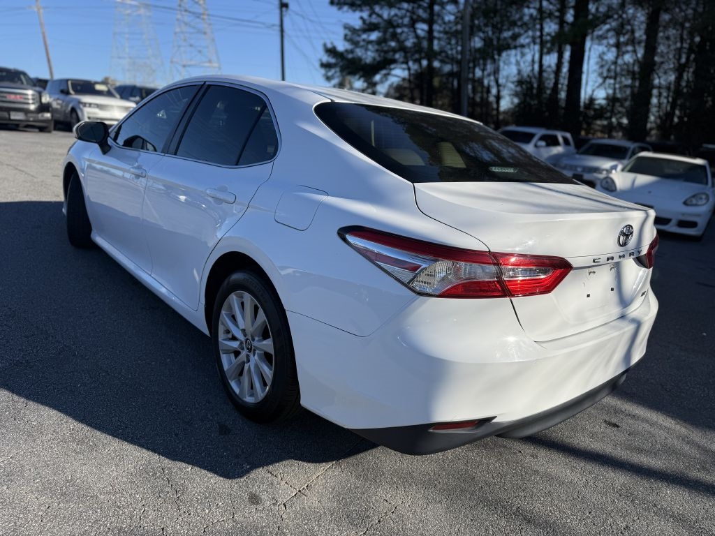 Toyota Camry XLE Auto (Natl) 2018