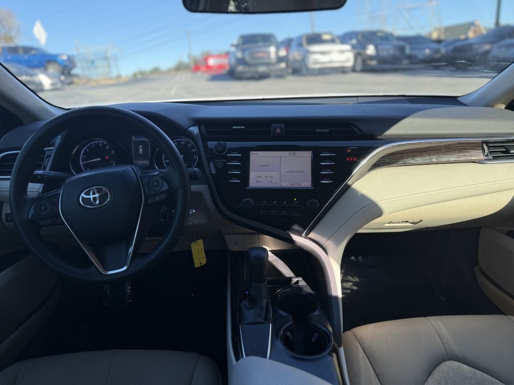 Toyota Camry XLE Auto (Natl) 2018