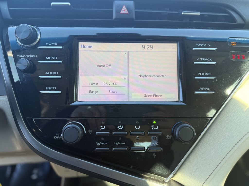 Toyota Camry XLE Auto (Natl) 2018