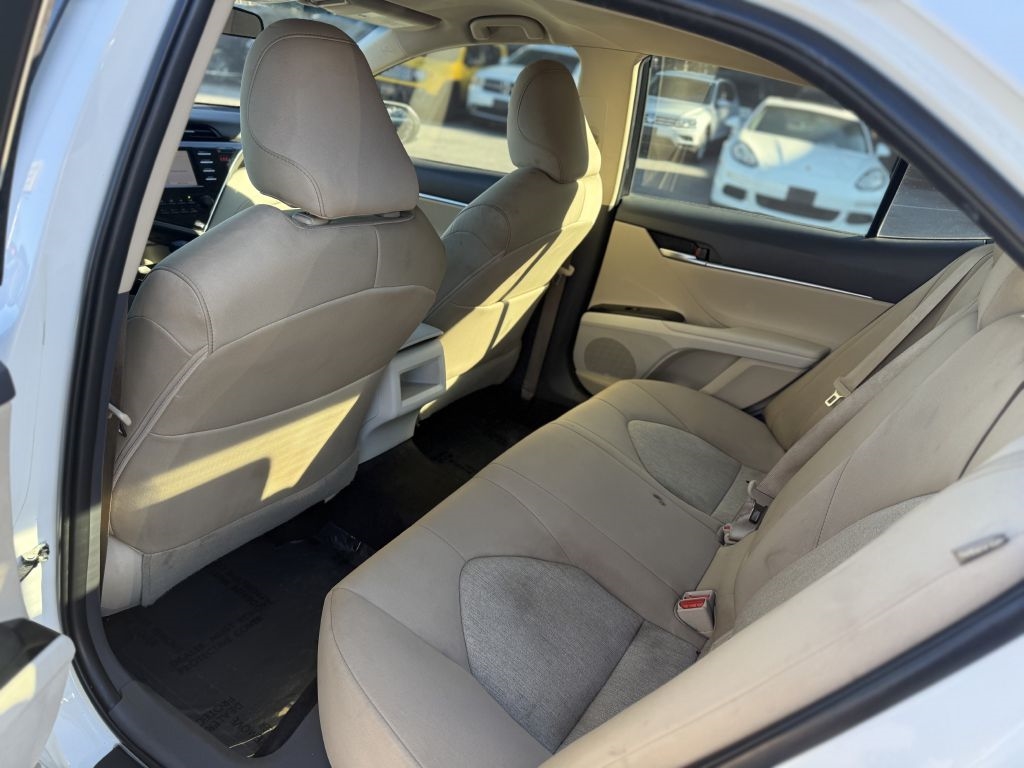 Toyota Camry XLE Auto (Natl) 2018
