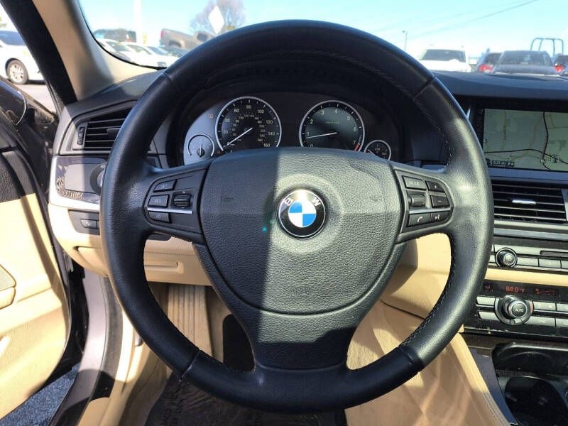 BMW 5 Series 4dr Sdn 535i RWD 2011