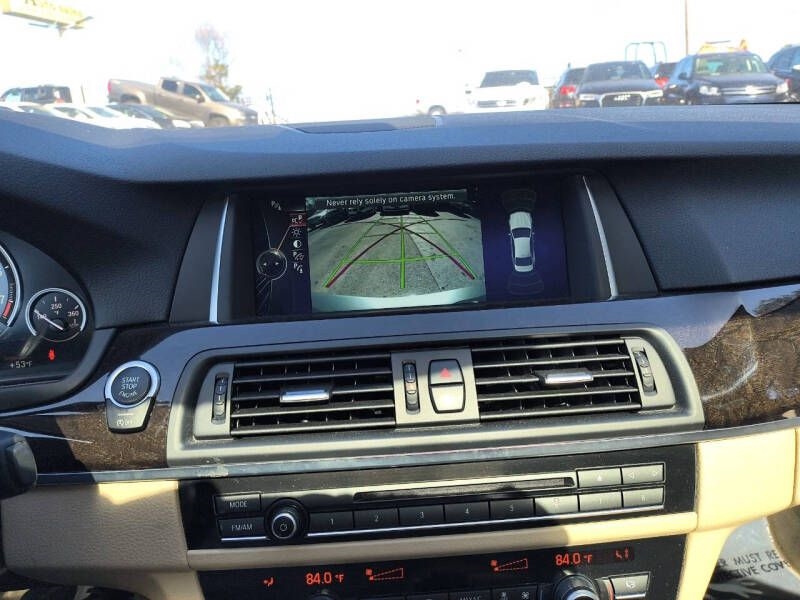 BMW 5 Series 4dr Sdn 535i RWD 2011