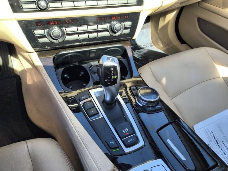 BMW 5 Series 4dr Sdn 535i RWD 2011