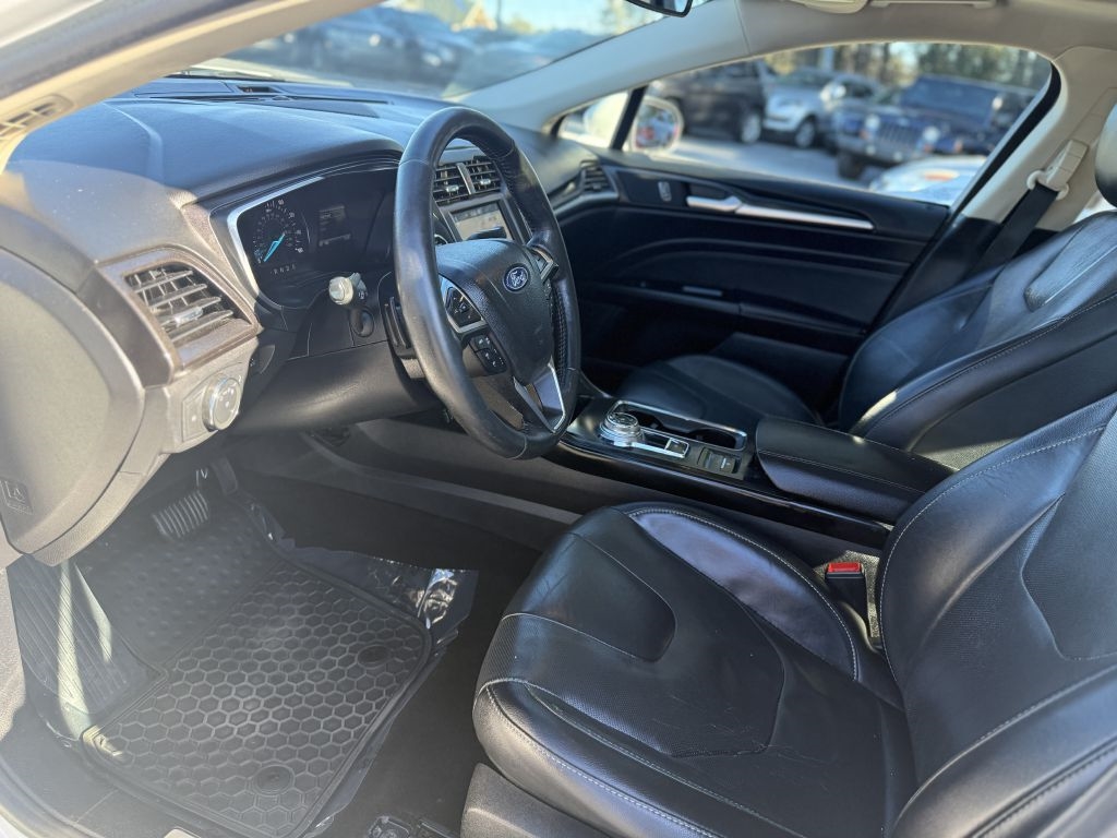 Ford Fusion Titanium FWD 2019