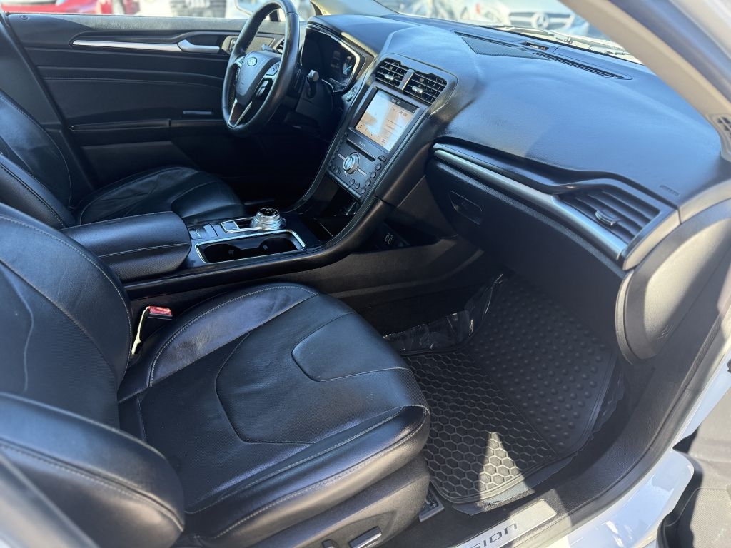 Ford Fusion Titanium FWD 2019