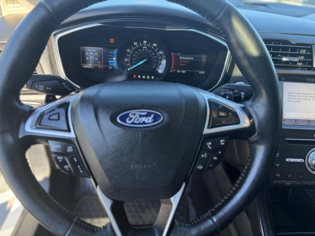 Ford Fusion Titanium FWD 2019