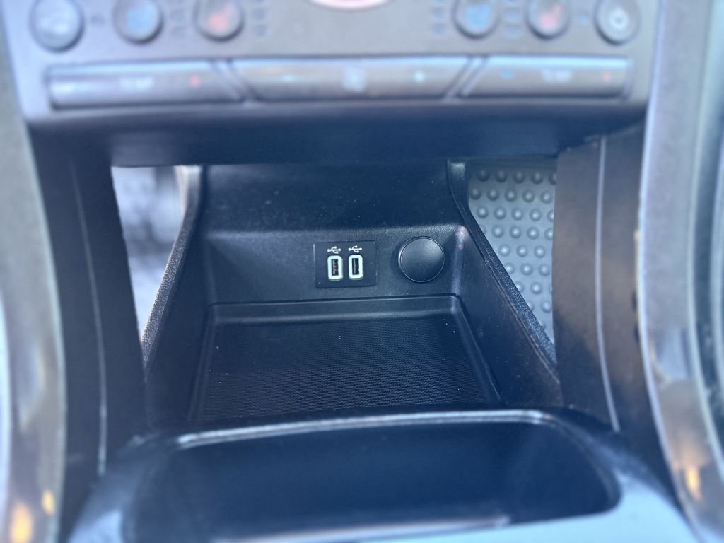 Ford Fusion Titanium FWD 2019