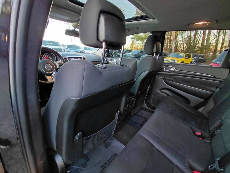 Jeep Grand Cherokee 4WD 4dr Laredo 2012