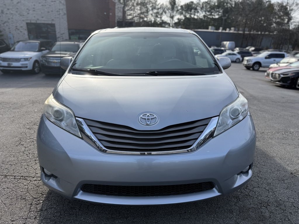 Toyota Sienna 5dr 7-Pass Van V6 XLE AAS FWD (Natl) 2014