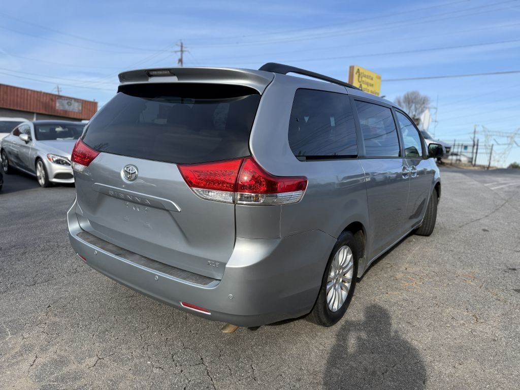 Toyota Sienna 5dr 7-Pass Van V6 XLE AAS FWD (Natl) 2014