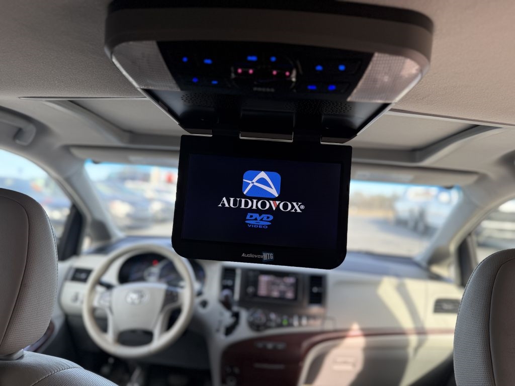 Toyota Sienna 5dr 7-Pass Van V6 XLE AAS FWD (Natl) 2014